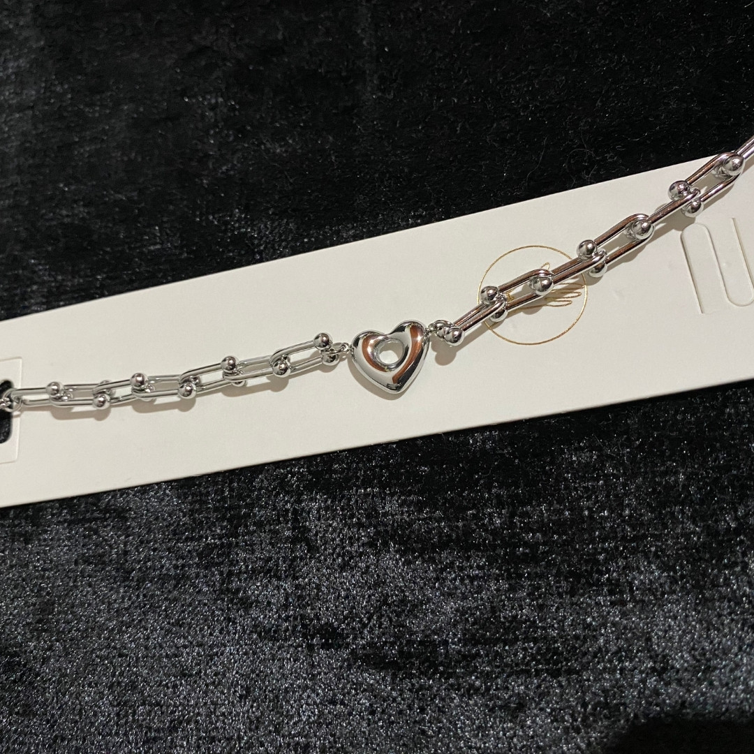 Kalp Detaylı Çelik Görünümlü Modern Zincir Bileklik