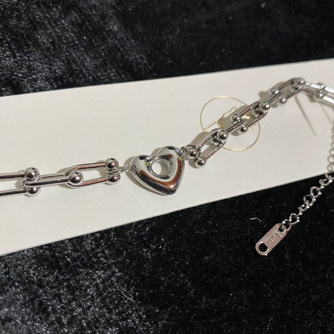 Kalp Detaylı Çelik Görünümlü Modern Zincir Bileklik