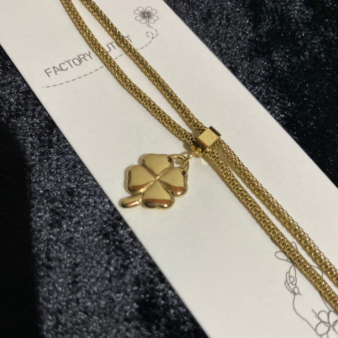 Golden Clover Mesh Bileklik – Çoklu Zincir Şans Modeli