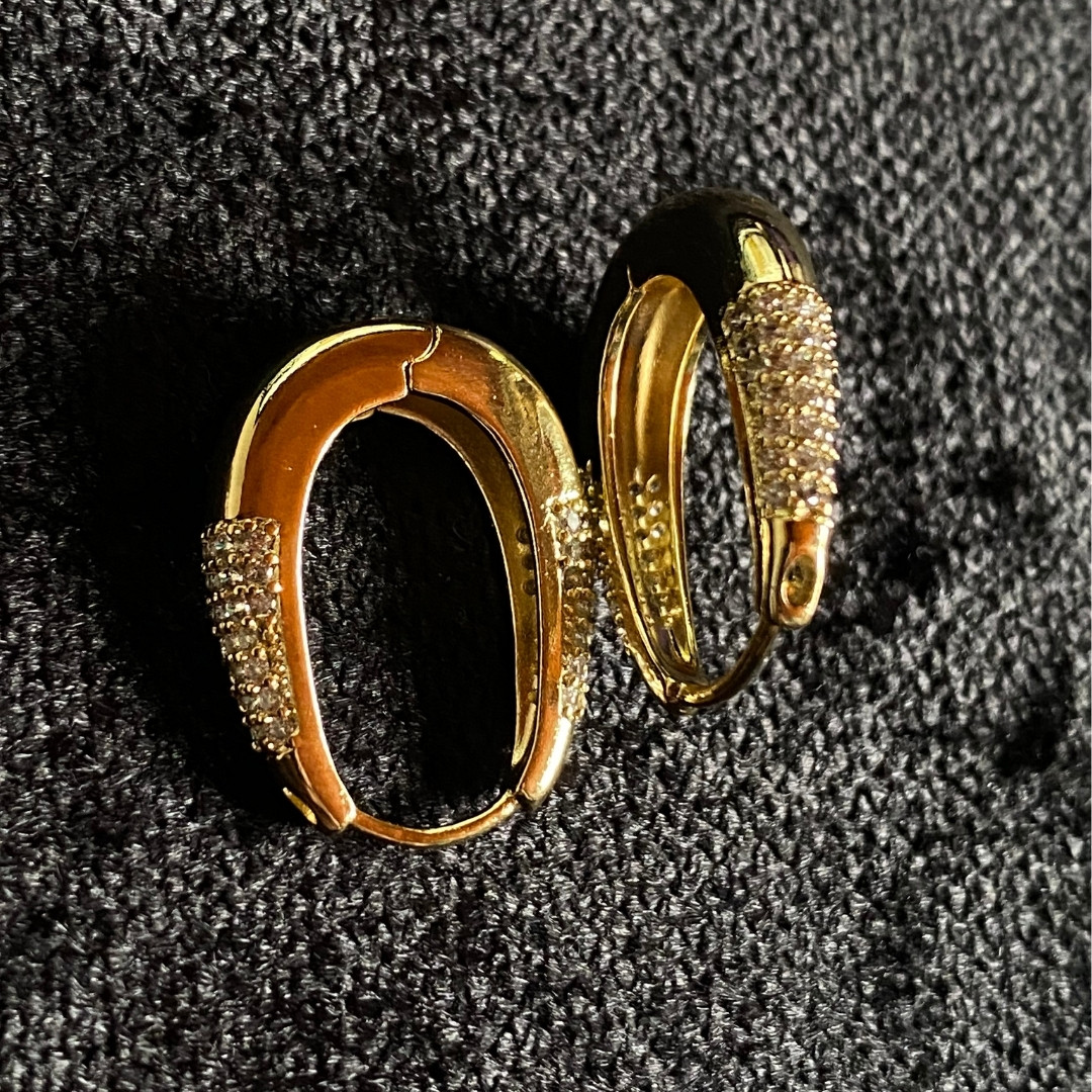 Luna Taşlı Oval Altın Renk Küpe