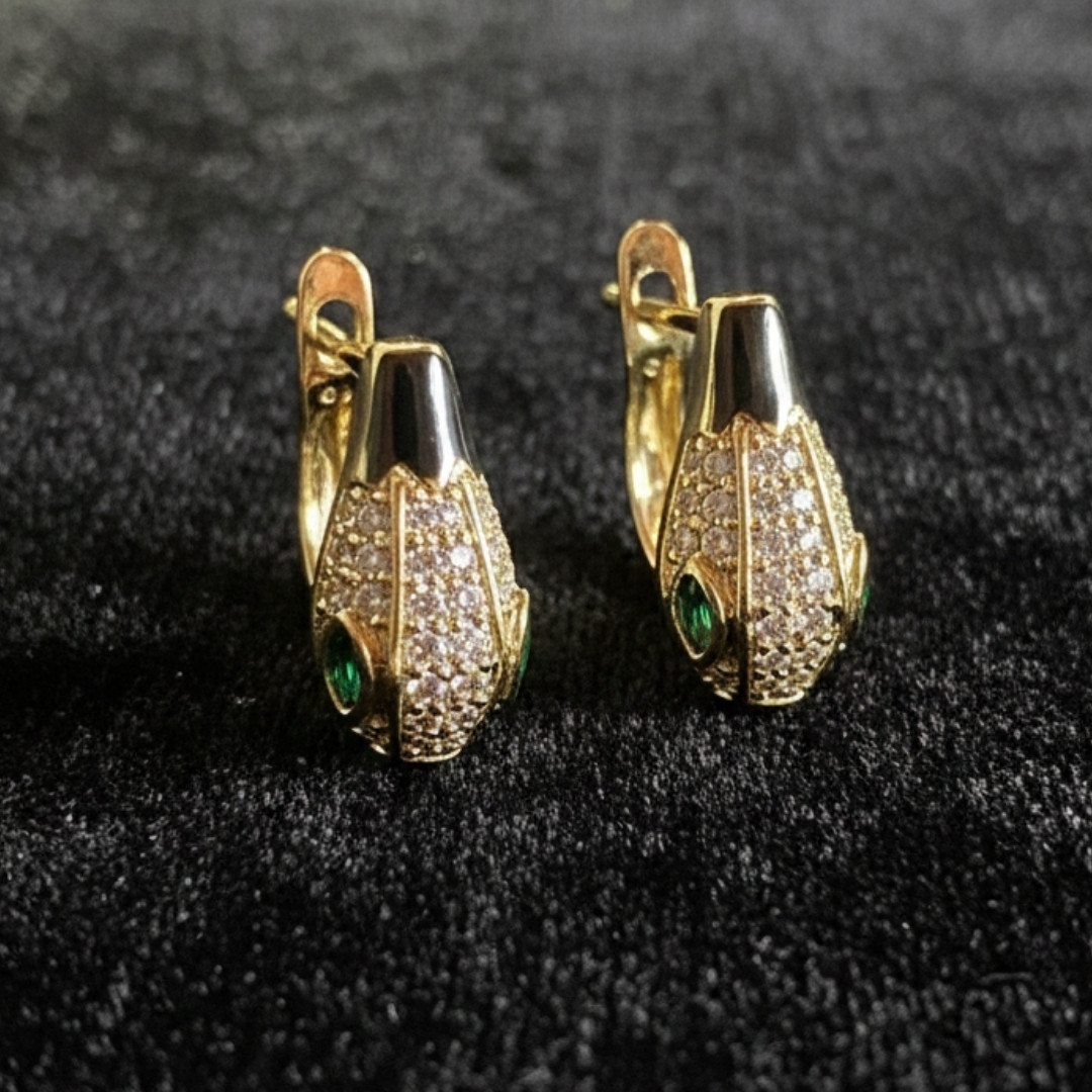 Lüks Yılan Başı Tasarım Zirkon Taşlı Altın Rengi Küpe