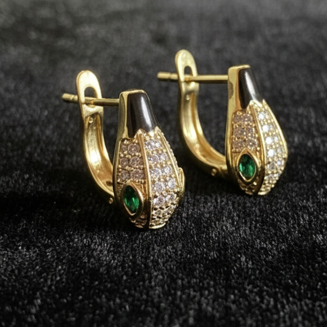 Lüks Yılan Başı Tasarım Zirkon Taşlı Altın Rengi Küpe