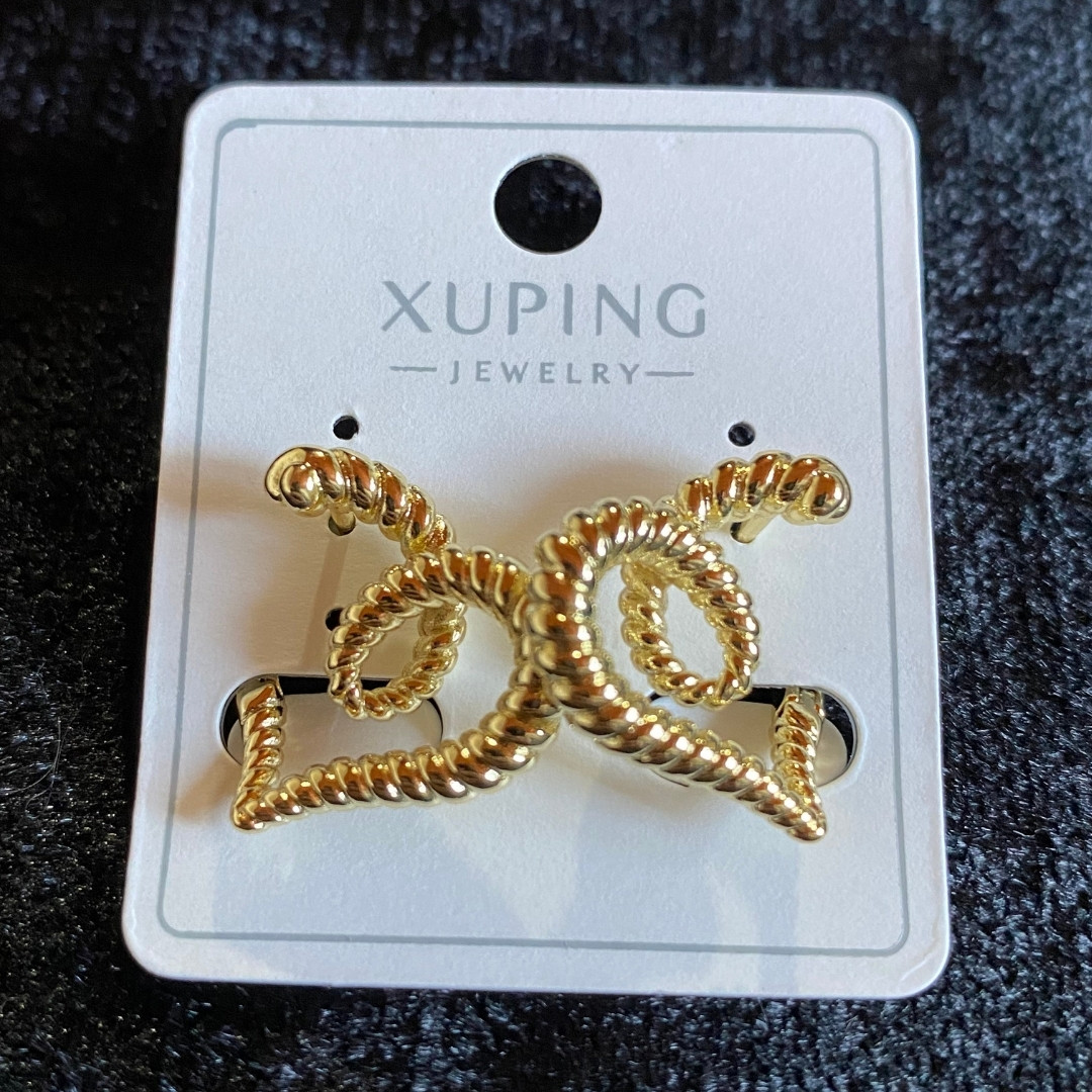 Burgu Desenli İkonik Kalp Formunda Altın Rengi Klipsli Küpe