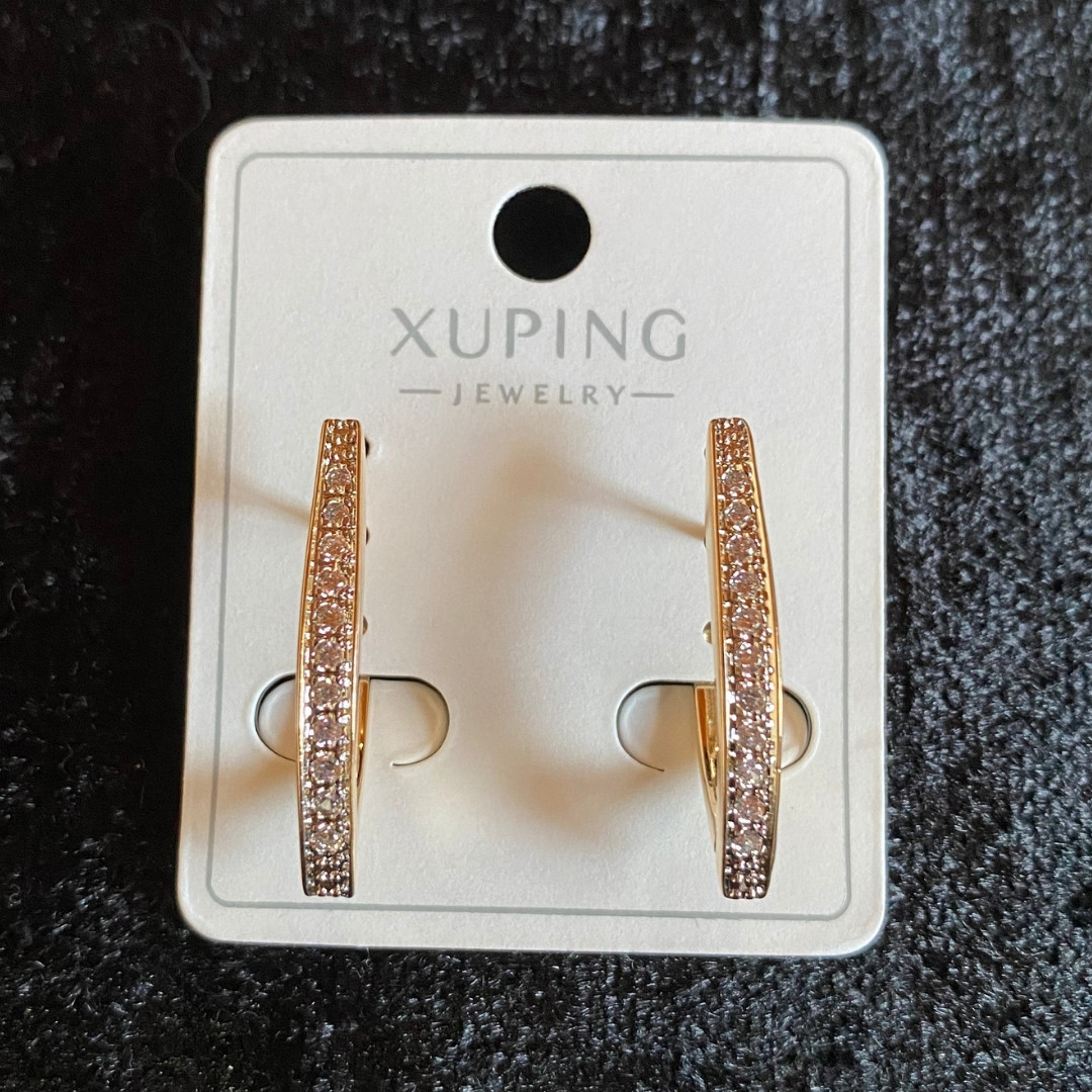 Modern V Çizgili Klipsli Zirkon Taşlı Altın Rengi Küpe