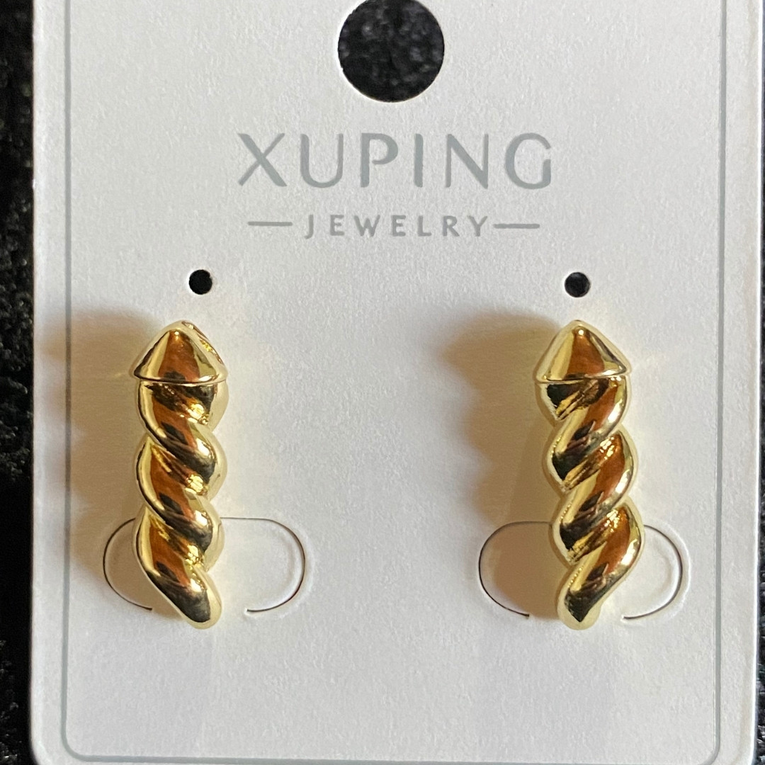 Kalın Burgu Desenli Çubuk Stud Küpe Gold