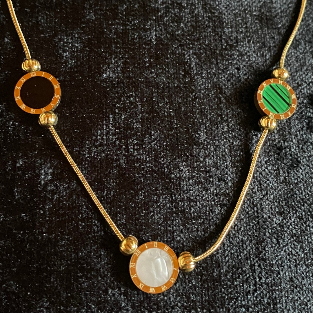 Trinity Renk Taş Detaylı Altın Renk Zincir Kolye