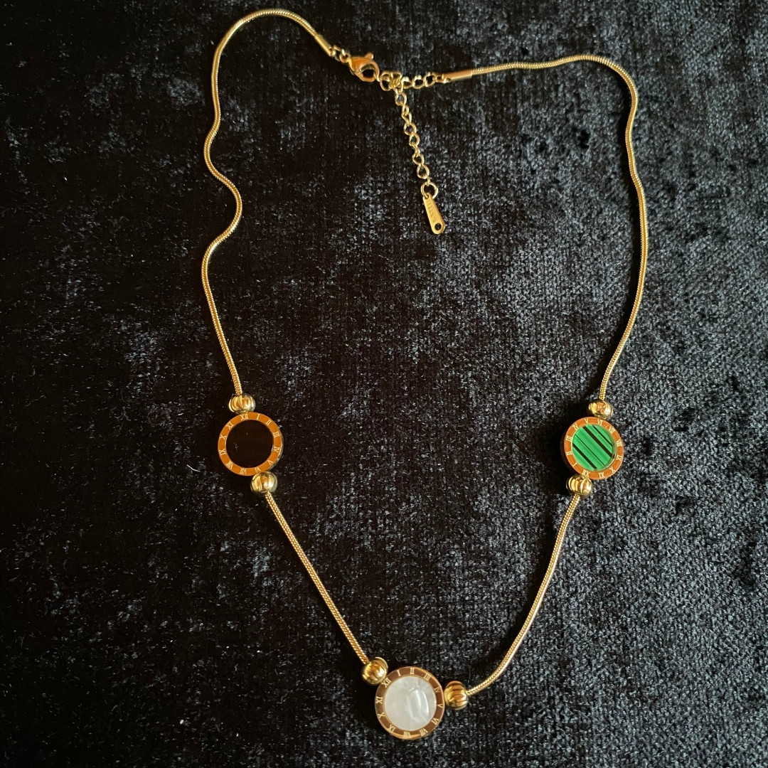 Trinity Renk Taş Detaylı Altın Renk Zincir Kolye