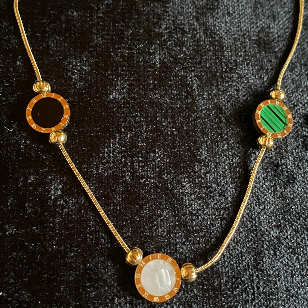 Trinity Renk Taş Detaylı Altın Renk Zincir Kolye