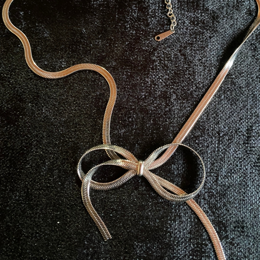 Gümüş Renk Yılan Zincir Fiyonk Kurdele Kolye